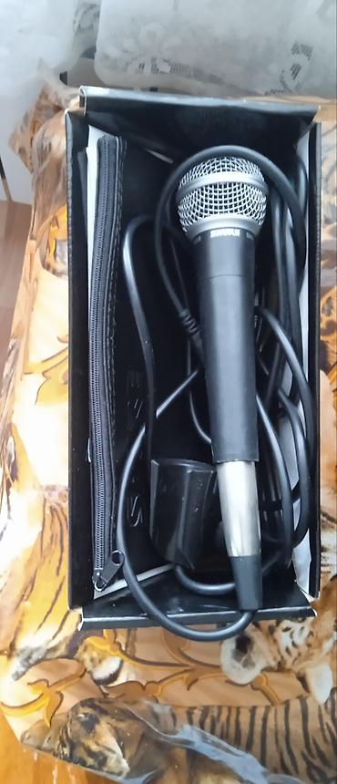 yaxa mikrofon: Shure SM58 dinamik vokal mikrofonu – əfsanəvi kardioid yönlü nümunə — 5
