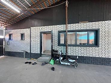 Продажа коттеджей и домов: Продаётся капитальный дом с большим крытым двором-навесом и гаражными — 6