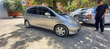 Honda: Honda Fit: 2004 г., 1.5 л, Вариатор, Бензин, Минивэн