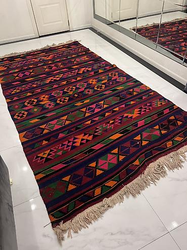 şifer rəngləri: Kilim xalça
Qedmi El isidir. Ela veziyetdedir. 1 Esr yasi var — 3