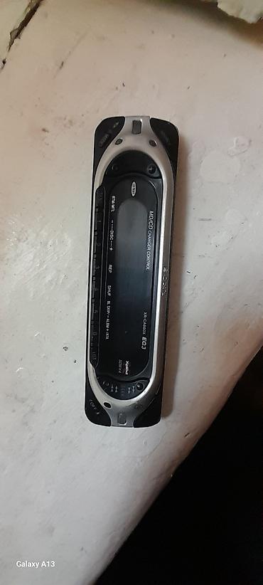 21015 şit: Sony XR-C4600X maqnitofonunun çıxarılan ön paneli - Brend/model: Sony — 1