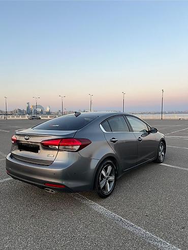 kia serato: Kia Cerato (Forte) sedan – şəhər və magistral üçün komfortlu və — 9