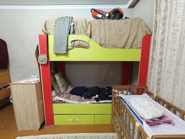 двухъярусная кровать с диваном цена: Двухъярусная детская кровать, ЛДСП, цвет - Красный