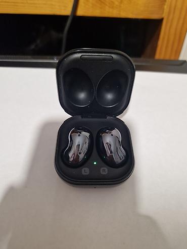 hoco e96a: Samsung Galaxy Buds Live в черном цвете с зарядным кейсом. Модель — 2