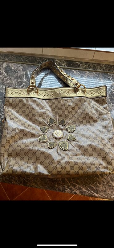 lv torbica muska: Shoulder bag