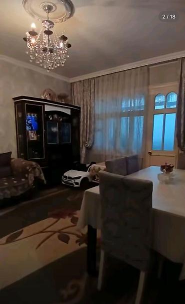 Köhnə tikili: Mingəçevir şəhəri, QRES qəsəbəsi. 1-ci mərtəbədə 2 otaqlı, 4-ə düzəlmə — 3