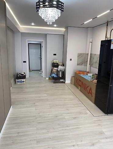 Продажа квартир: Продаю 1 комнатную квартиру в жк Ала -Тоо. 53 м2 на 9 этаже .срочная — 2