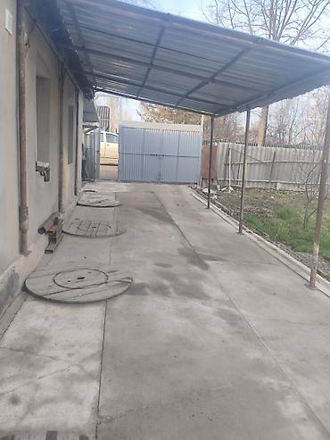 Продажа барачных домов: Продается дом две спальни,залбольшая кухня,сан узел и две прихожки at lalafo.kg — 1 Продажа барачных домов: Продается дом две спальни,залбольшая кухня,сан узел и две прихожки — 1