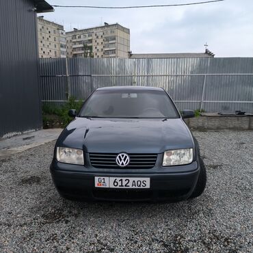 Volkswagen: Volkswagen Bora: 2002 г., 2 л, Механика, Бензин, Седан
