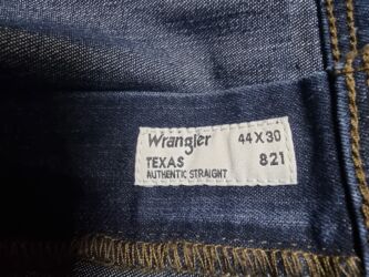 Джинсы: Wrangler джинсы. ОРИГИНАЛ. КЛАСИКА. ПРЯМЫЕ. Тёмно синий. 100% at lalafo.kg — 19 Джинсы: Wrangler джинсы. ОРИГИНАЛ. КЛАСИКА. ПРЯМЫЕ. Тёмно синий. 100% — 19