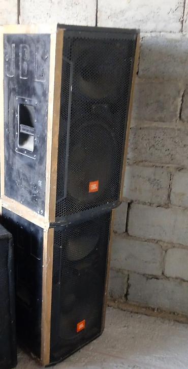 Акустические системы JBL — пара профессиональных пассивных напольных