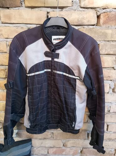 guess torba od tvida: Probiker jakna vel L
Duzina 68
Pazuh po 56
Rukavi spolja od vrata 80
