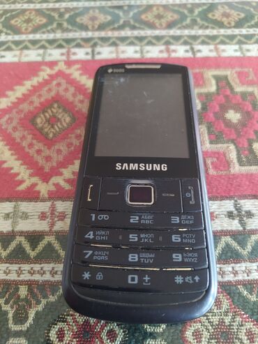 50 manata telfonlar: Samsung GT-C3110, < 2 GB Memory Capacity, rəng - Qara, İki sim kartlı