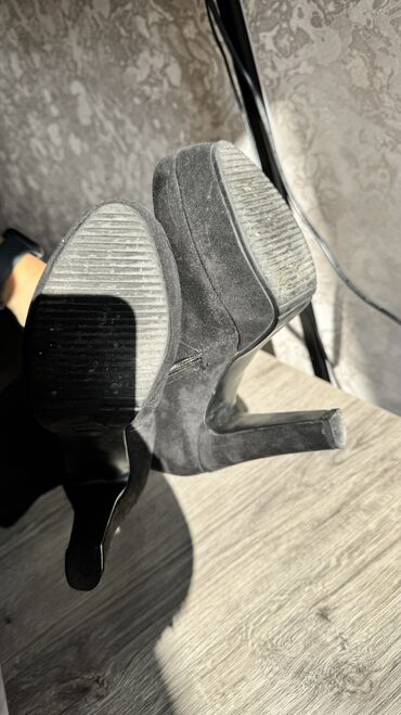 Çəkmələr: Uzunboğaz, Ölçü: 40, rəng - Qara, Yeni -da lalafo.az — 6 Çəkmələr: Uzunboğaz, Ölçü: 40, rəng - Qara, Yeni — 6