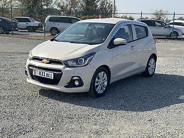 Chevrolet Spark: 2016 г., 1 л, Автомат, Бензин, Хэтчбэк