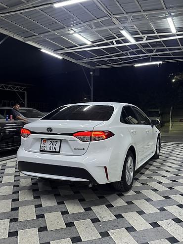 sonata d8: Toyota Corolla: 2022 г., 1.8 л, Вариатор, Гибрид, Седан — 4