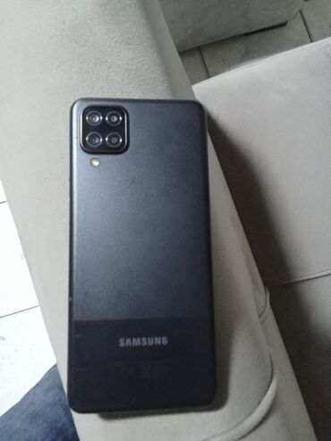 samsung a51 satilir: Samsung Galaxy A12, 32 GB, rəng - Qara, İki sim kartlı