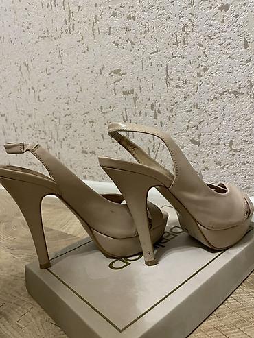 Basanoşka və səndəllər: Bej rəngli qadın platformalı açıq burunlu təkli səndəl (high heel) - — 2