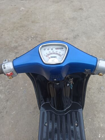 скутер сатылат: Скутер Honda, 50 куб. см, Бензин, Колдонулган