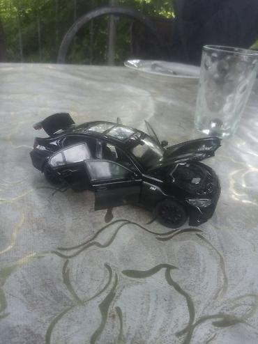 model 1: BMW 320i die-cast model maşın - Rəng: qara, parlaq örtük - Miqyas — 1