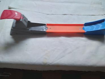 Hot wheels ispaljivac autica sirina 3 cm. ispravan — 1