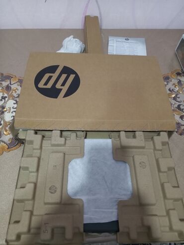 intel i7: HP noutbuk – 15.6" ekranlı model Xüsusiyyətlər: 8 qb ram - Ekran