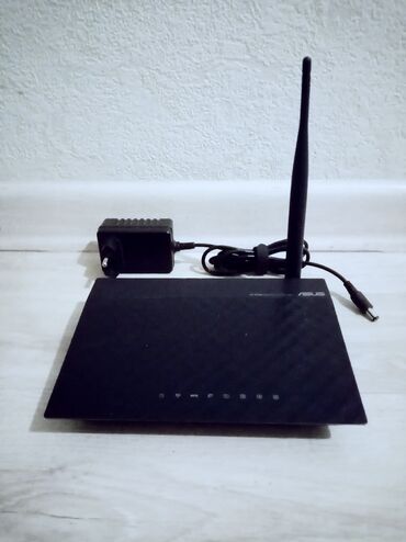 Модемы и сетевое оборудование: WiFi роутер ASUS, хорошее состояние, работает отлично. Модель