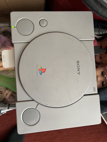 PS2 & PS1 (Sony PlayStation 2 & 1): Продам без джостиков без проводов точно не знаю как работает за 1800