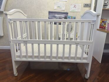 Oğlan və qız üçün, Dördbucaq, Beşik, Dəst ilə, Matras ilə, Yellənmə mexanizm ilə