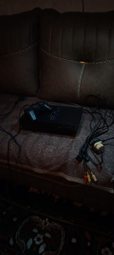 diskilər: PlayStation 2 (PS2) Slim oyun konsolu dəsti Komplekt: - PS2 Slim