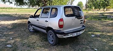 kirgiz auto: ВАЗ (ЛАДА) 4x4 Нива: 2004 г., 1.7 л, Механика, Бензин — 3
