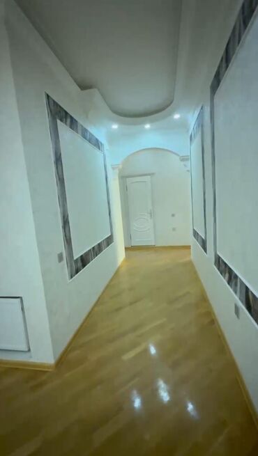 Uzunmüddətli kirayə mənzillər: Şəhər mənzili – klassik üslubda geniş və işıqlı - Plan: geniş zal — 10