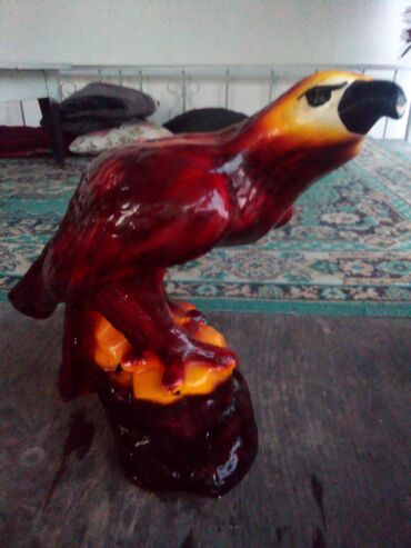 детский телескоп: Продам статуэтку орла вроде из гипса. вроде раньше копилкой был. дырку