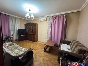 недвижимость в кусарах: Bakı, 2 otaqlı, Köhnə tikili, m. Qara Qarayev, 70 kv. m
