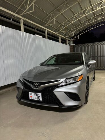 продаю аварийную: Toyota Camry: 2020 г., 2.5 л, Автомат, Бензин, Седан