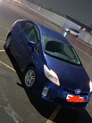 масло toyota: Toyota Prius: 2011 г., 1.8 л, Вариатор, Гибрид, Хэтчбэк