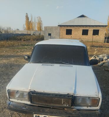 продаю в связи с переездом: ВАЗ (ЛАДА) 2107: 2005 г., 1.5 л, Механика, Бензин
