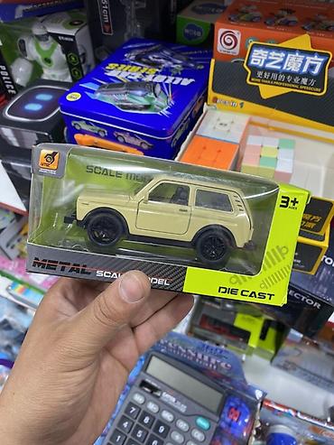 garmin часы: Металлическая модель автомобиля (DIE-CAST), масштабная серия. - Кузов — 1