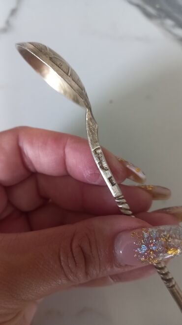 Kolleksiya qaşıqları: Gədimi gümüş qaşığ naxışlı biri 40 azn