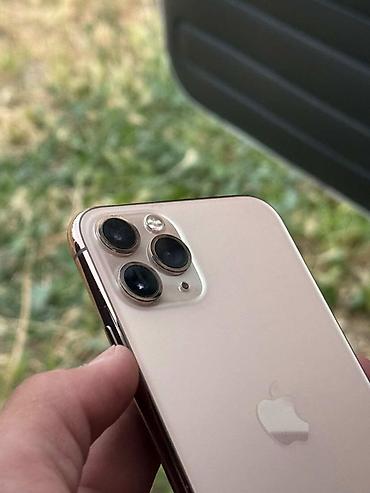 Apple iPhone: IPhone 11 Pro, Б/у, 256 ГБ, Золотой, Чехол, 82 % — 1