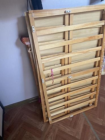 картонный домик: Продается деревянная детская кроватка-манеж. Состояние хорошее — 2