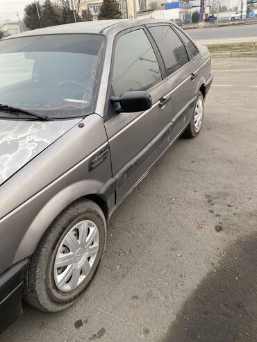 Volkswagen: Volkswagen Passat: 1990 г., 1.8 л, Механика, Бензин, Седан — 7