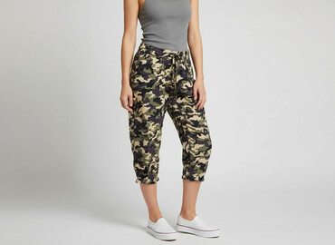 Trousers: 3/4 Trousers for women, size L