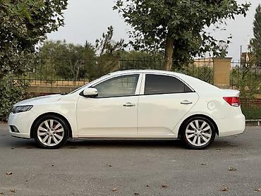 Kia: Kia Cerato: 2 l | 2010 il Sedan — 2