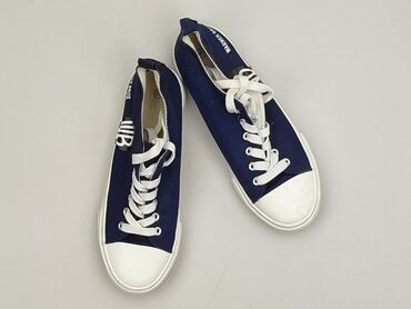Trainers for women, size 39