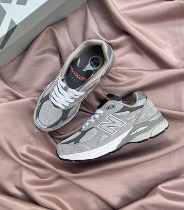 где можно продать старые вещи в бишкеке: Здравствуйте, продаю new balance 990, 41 размер брал за 3800 продаю за