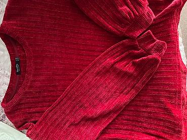 Şəxsi əşyalar: Bershka markalı, uzunqol, fitilli, tünd qırmızı rəngli bluz. Yumşaq — 4