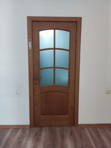 Ички эшиктер: Ички эшик айнек менен, МДФ, түсү - Күрөң, 200 * x 80 см, Колдонулган