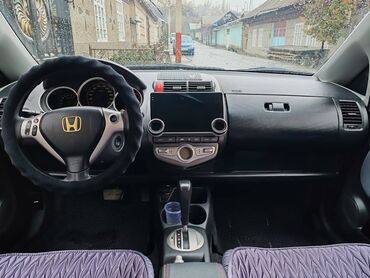 Honda: Honda Jazz: 2007 г., 1.3 л, Автомат, Бензин