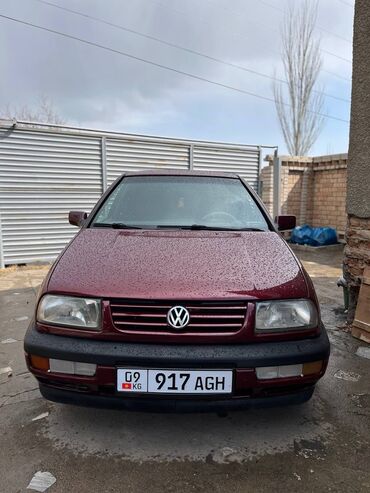 машина на час: Volkswagen Vento: 1992 г., 1.8 л, Механика, Бензин, Седан